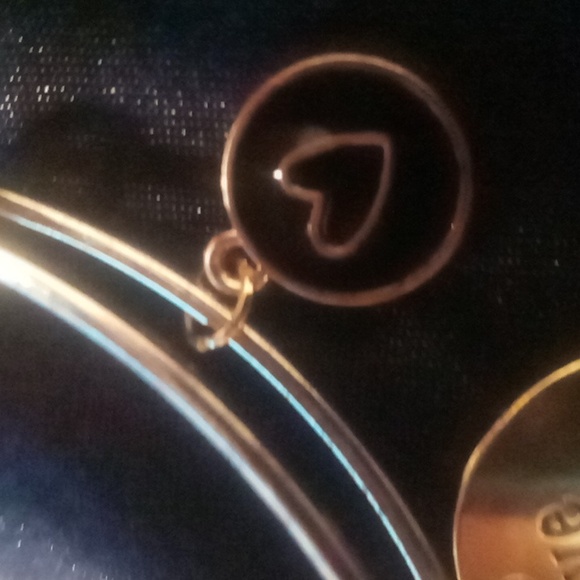 Inspirational bangle bracelets expandable gold tone with heart charms - Picture 5 of 5